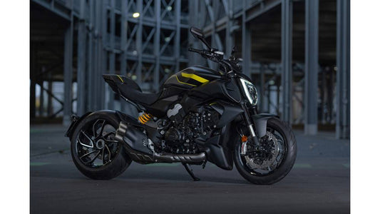 2026 Ducati DIAVEL V4 DUCATI STEALTH