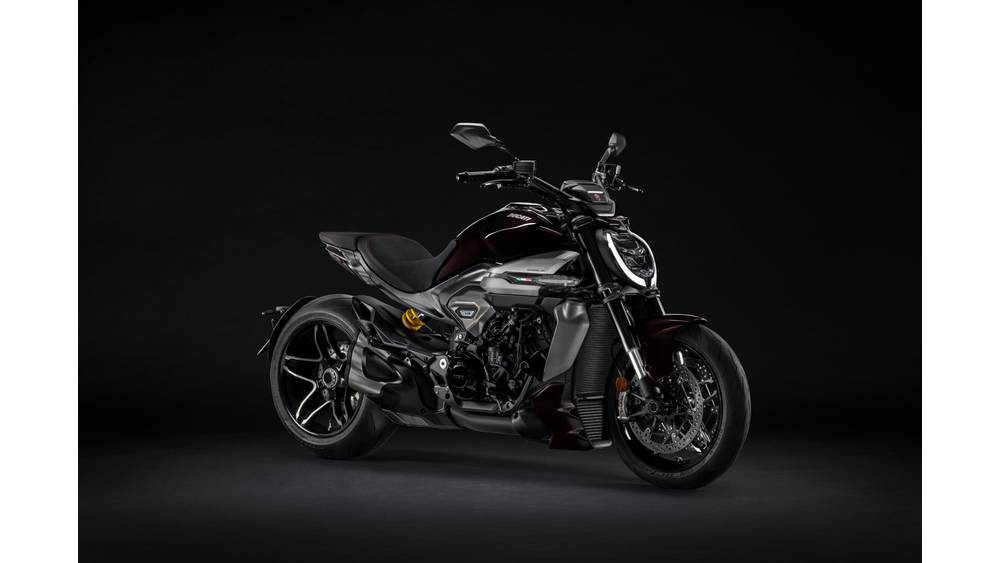 2026 Ducati XDIAVEL V4 DUCATI BLACK LAVA
